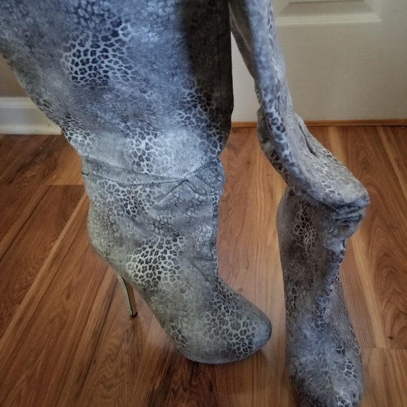 Mojo Moxy Shoes - Picture 2 of 2